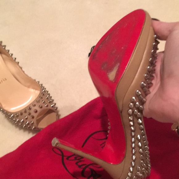 Christian Louboutin red bottom spike - Picture 2 of 6